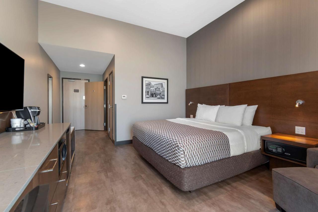 Best Western Plus East Side Саскатун Екстер'єр фото